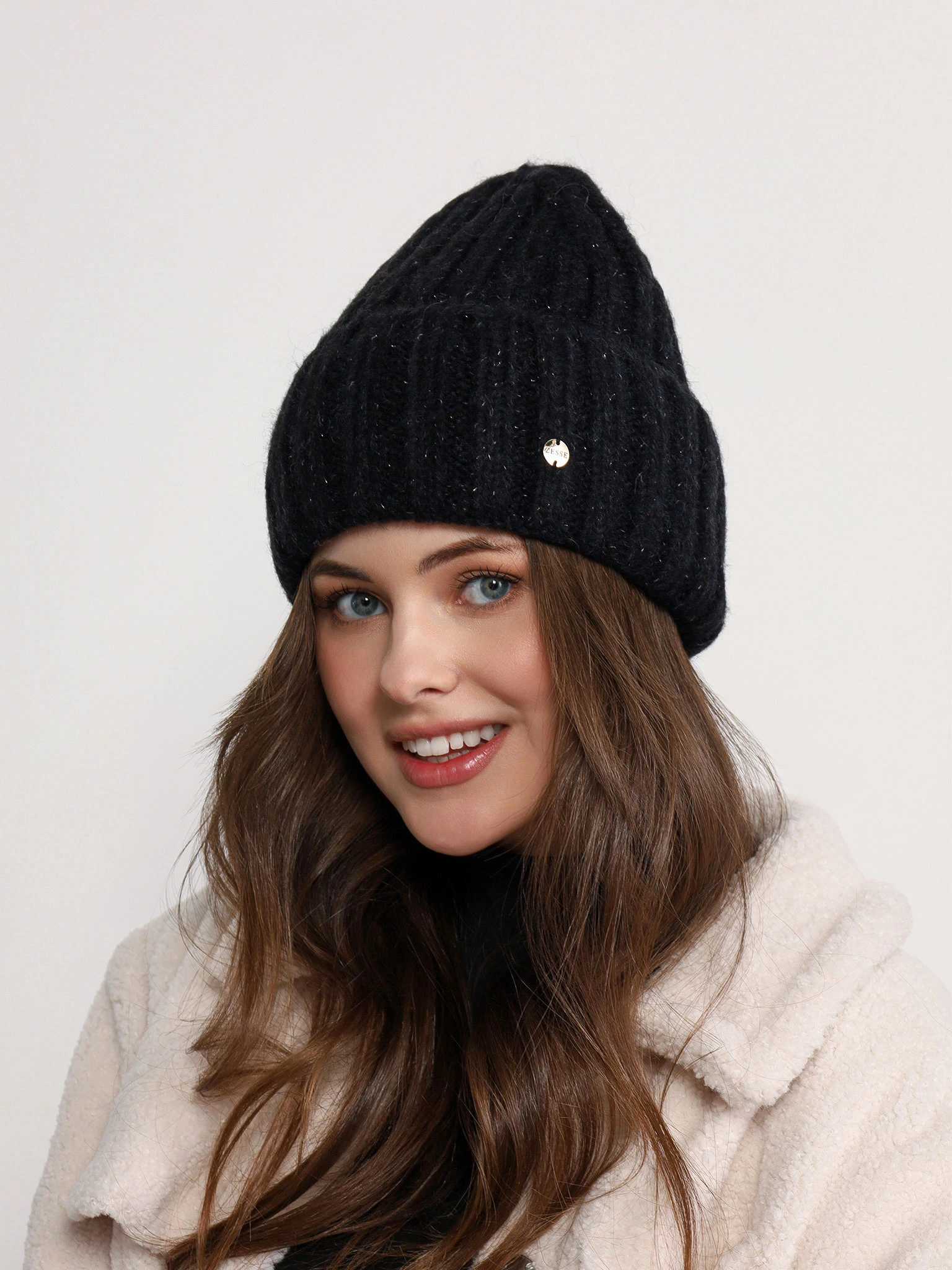 Шапка-бини из смесовой шерсти альпаки с отворотом в ассортименте